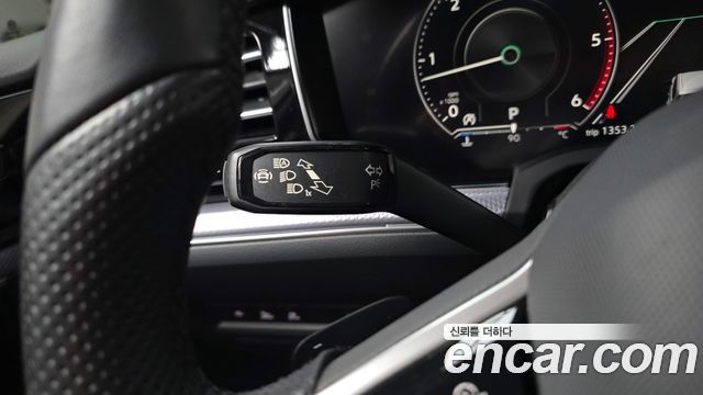 Volkswagen Touareg (III) 3.0 TDI R-Line 2023 — фото 29