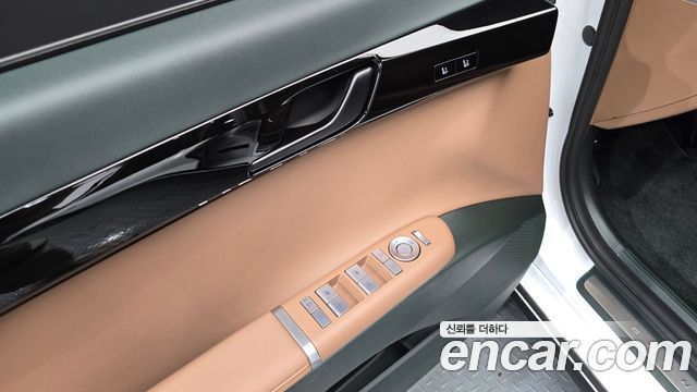 Hyundai Grandeur (GN7) 2,5 Gasoline 2WD Honors 2026 — фото 20