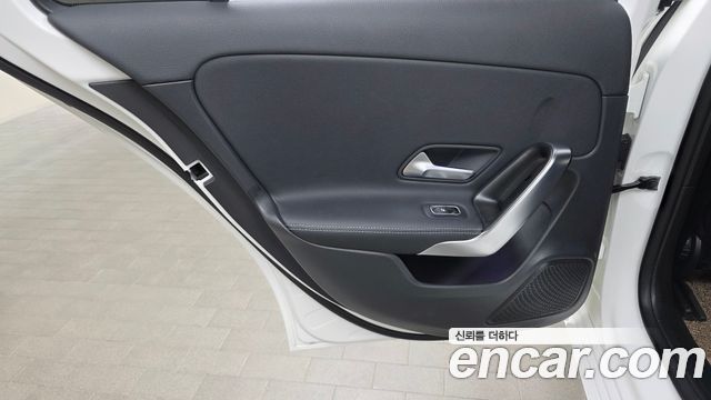 Mercedes-Benz A-Class (W177) A220 Hatchback 2022 — фото 25