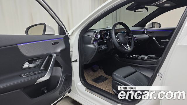 Mercedes-Benz A-Class (W177) A220 Hatchback 2022 — фото 26