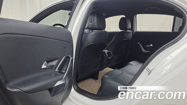 Mercedes-Benz A-Class (W177) A220 Hatchback 2022 — фото 29