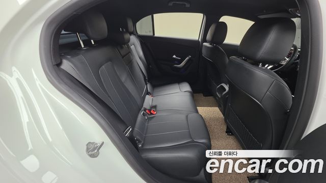 Mercedes-Benz A-Class (W177) A220 Hatchback 2022 — фото 30