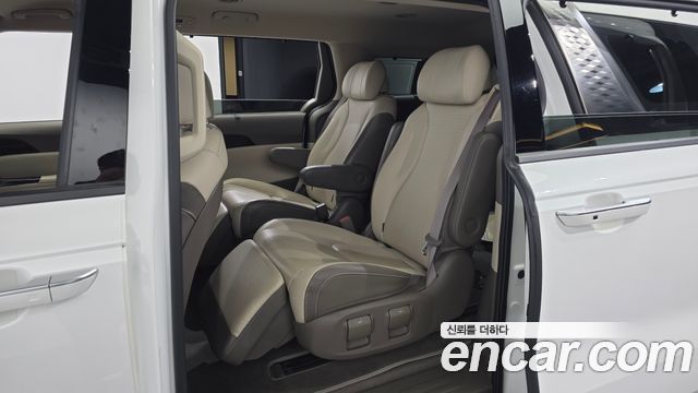 Kia Carnival (IV) Gasoline 7-Seater Signature 2023 — фото 11