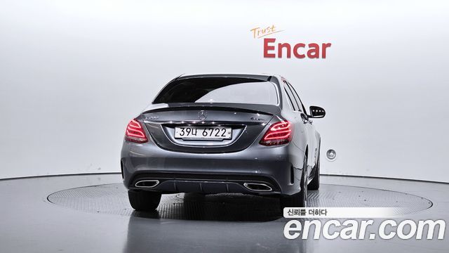 Mercedes-Benz C-Class (W205) C200 4MATIC AMG Line 2018 — фото 4