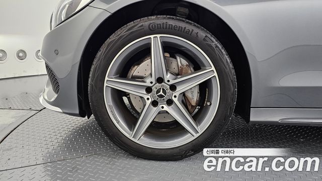 Mercedes-Benz C-Class (W205) C200 4MATIC AMG Line 2018 — фото 5