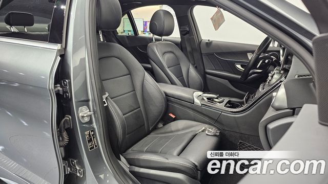 Mercedes-Benz C-Class (W205) C200 4MATIC AMG Line 2018 — фото 12
