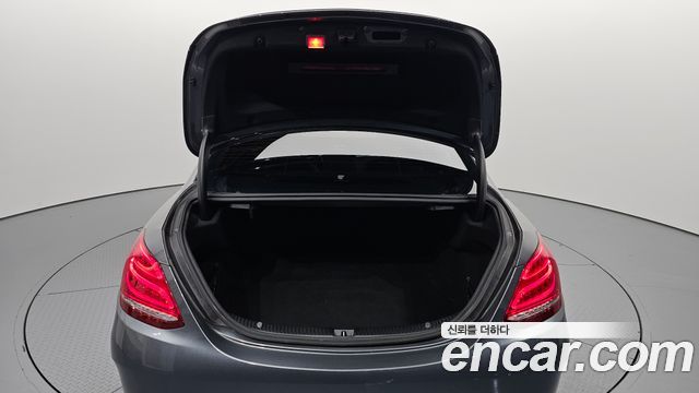 Mercedes-Benz C-Class (W205) C200 4MATIC AMG Line 2018 — фото 20