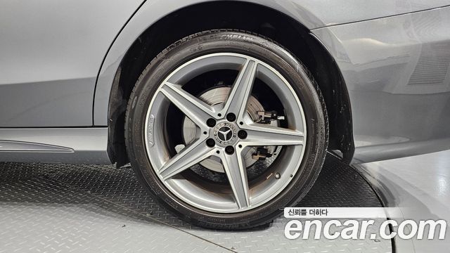 Mercedes-Benz C-Class (W205) C200 4MATIC AMG Line 2018 — фото 21