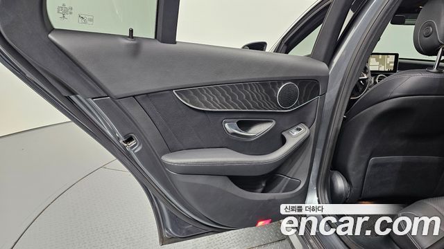 Mercedes-Benz C-Class (W205) C200 4MATIC AMG Line 2018 — фото 25
