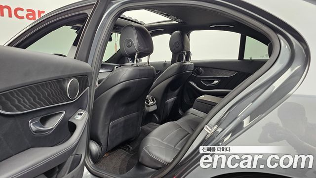 Mercedes-Benz C-Class (W205) C200 4MATIC AMG Line 2018 — фото 26