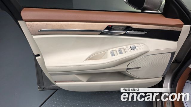 Genesis G90 3.8 AWD Luxury 2019 — фото 24