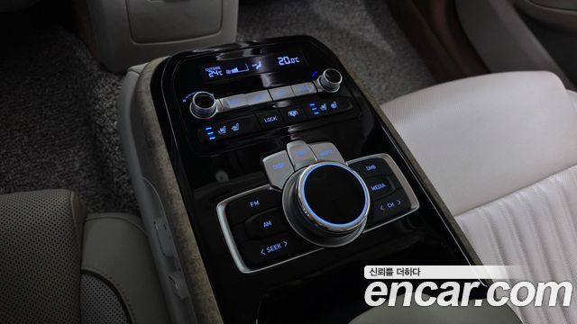 Genesis G90 3.8 AWD Luxury 2019 — фото 31