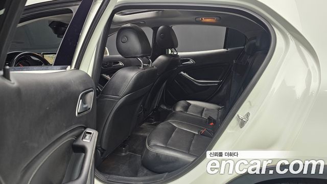 Mercedes-Benz GLA-Class (X156) GLA200 CDI 4MATIC 2015 — фото 13