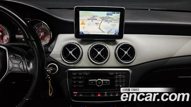 Mercedes-Benz GLA-Class (X156) GLA200 CDI 4MATIC 2015 — фото 15