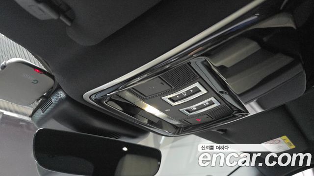 Land Rover Range Rover Velar 3.0 D300 R-Dynamic HSE 2018 — фото 29