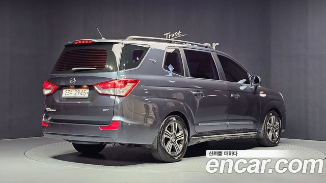 KG Mobility (SsangYong) Korando Turismo 4WD GT 9-seater 2015 — фото 2