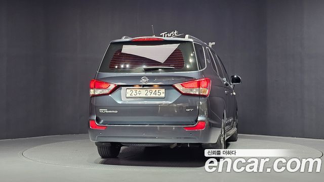 KG Mobility (SsangYong) Korando Turismo 4WD GT 9-seater 2015 — фото 4