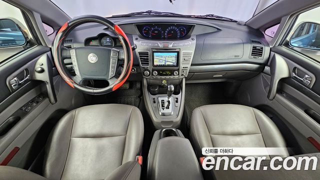KG Mobility (SsangYong) Korando Turismo 4WD GT 9-seater 2015 — фото 7