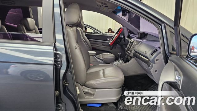 KG Mobility (SsangYong) Korando Turismo 4WD GT 9-seater 2015 — фото 15