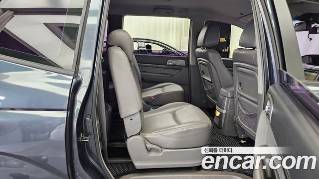 KG Mobility (SsangYong) Korando Turismo 4WD GT 9-seater 2015 — фото 16