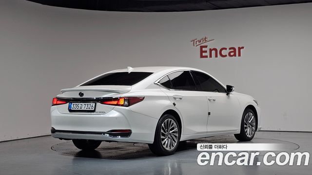 Lexus ES300h (VII) Luxury Plus 2025 — фото 2
