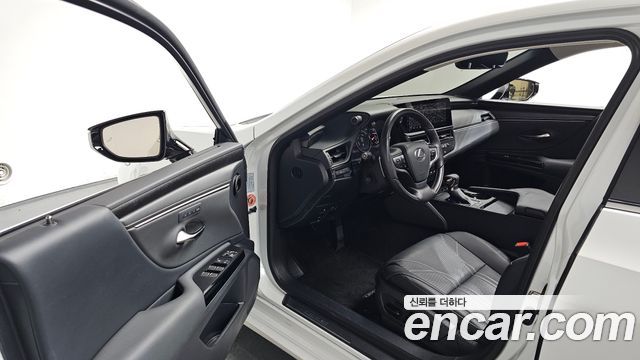 Lexus ES300h (VII) Luxury Plus 2025 — фото 10