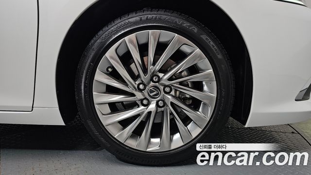 Lexus ES300h (VII) Luxury Plus 2025 — фото 21