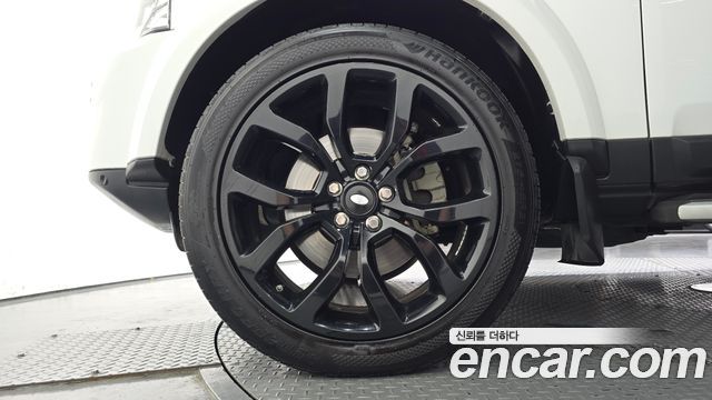 Land Rover Discovery 4 3.0 SDV6 SE 2016 — фото 5