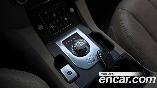Land Rover Discovery 4 3.0 SDV6 SE 2016 — фото 9