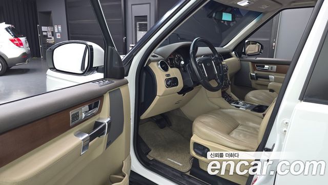 Land Rover Discovery 4 3.0 SDV6 SE 2016 — фото 10