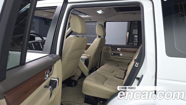 Land Rover Discovery 4 3.0 SDV6 SE 2016 — фото 11