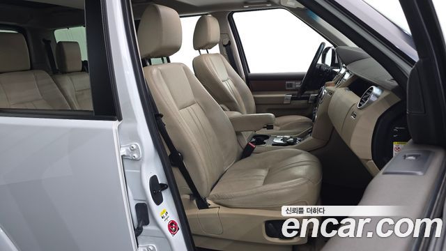Land Rover Discovery 4 3.0 SDV6 SE 2016 — фото 12