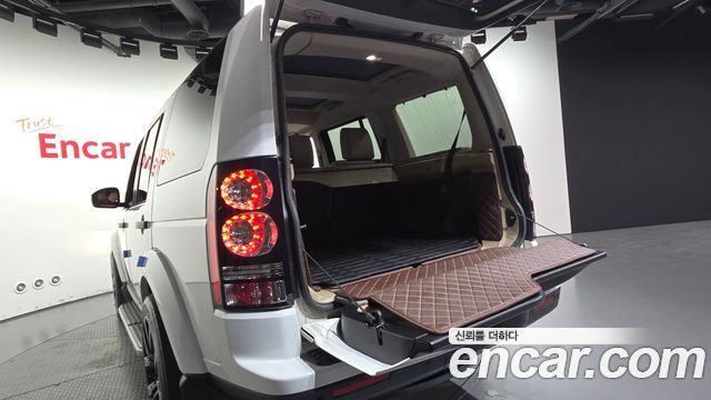 Land Rover Discovery 4 3.0 SDV6 SE 2016 — фото 18