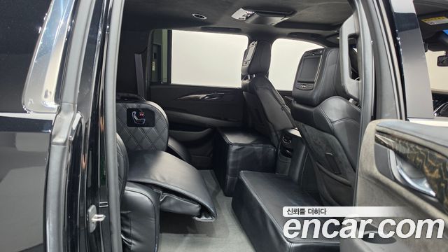 Cadillac Escalade 6.2 ESV 4th 2016 — фото 12