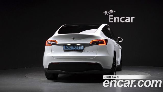 Tesla Model Y Long Range AWD 2021 — фото 4