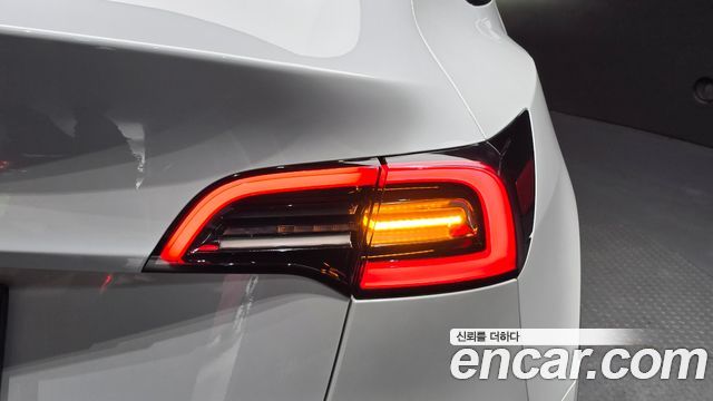 Tesla Model Y Long Range AWD 2021 — фото 29