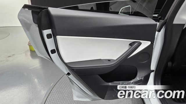 Tesla Model Y Long Range AWD 2021 — фото 31
