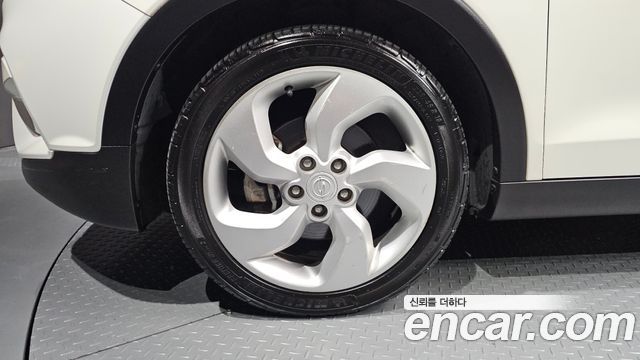 KG Mobility (SsangYong) Tivoli LX 2WD DLX 2015 — фото 5