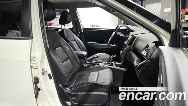 KG Mobility (SsangYong) Tivoli LX 2WD DLX 2015 — фото 12