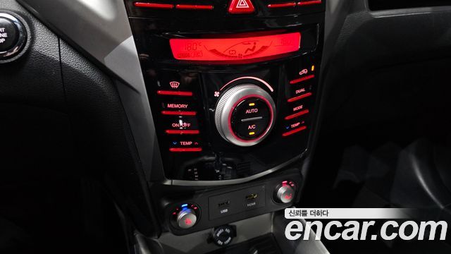 KG Mobility (SsangYong) Tivoli LX 2WD DLX 2015 — фото 17