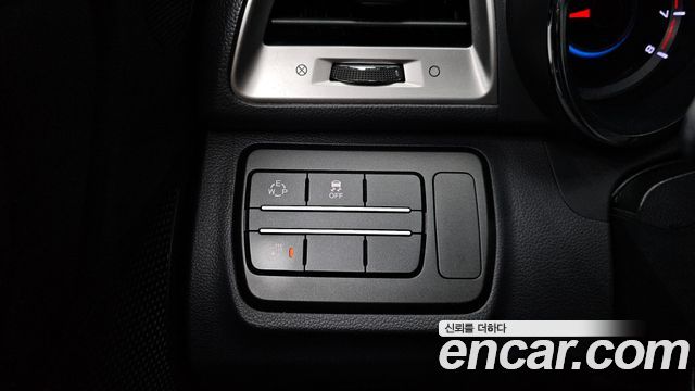 KG Mobility (SsangYong) Tivoli LX 2WD DLX 2015 — фото 19