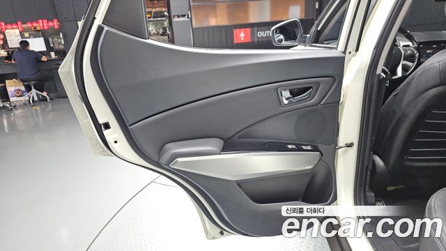 KG Mobility (SsangYong) Tivoli LX 2WD DLX 2015 — фото 25