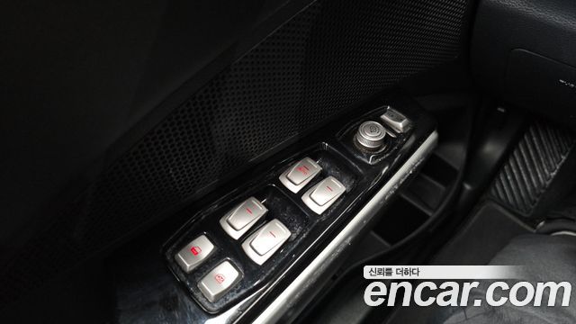 KG Mobility (SsangYong) Tivoli LX 2WD DLX 2015 — фото 31