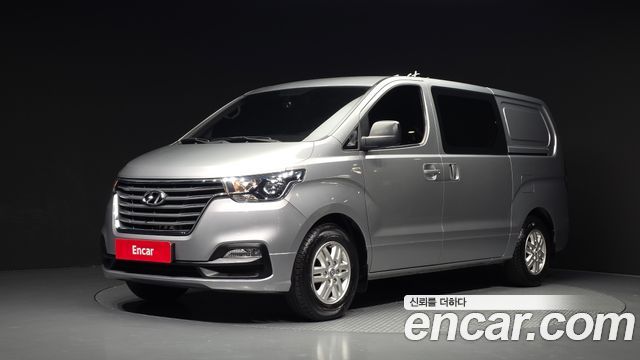 Hyundai Grand Starex Van 5-Seater Modern