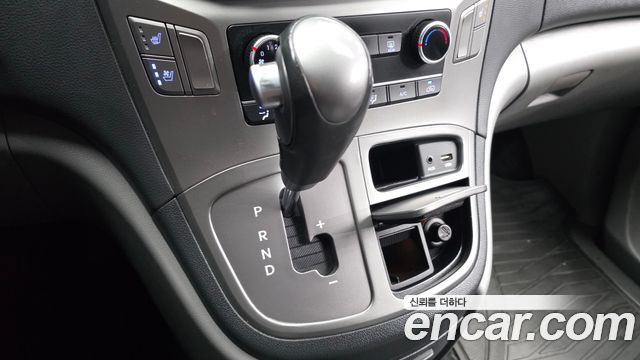 Hyundai Grand Starex Van 5-Seater Modern 2021 — фото 9