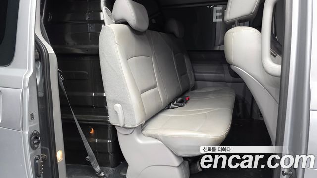 Hyundai Grand Starex Van 5-Seater Modern 2021 — фото 12