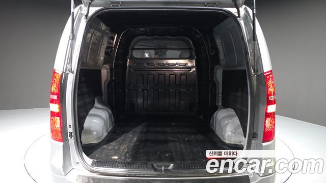 Hyundai Grand Starex Van 5-Seater Modern 2021 — фото 20
