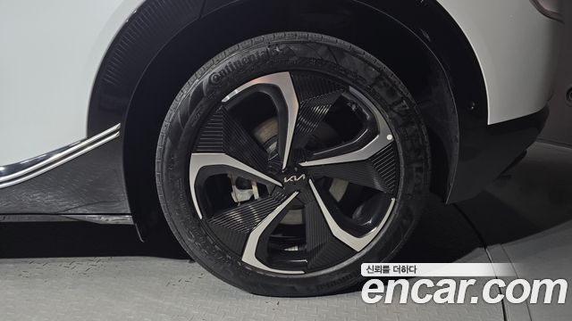 Kia EV6 Long Range Earth 2023 — фото 21