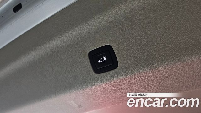 Cadillac Escalade (V) 6.2 Sports Platinum 2021 — фото 17