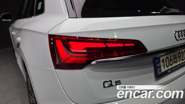 Audi Q5 (FY) 40 TDI Quattro Premium 2021 — фото 23